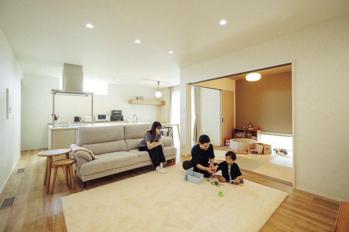 伸びやかな空間とやわらかな曲線心地よさをデザインした平屋